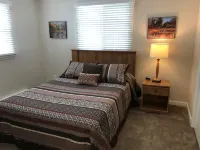 Freshly Remodeled 2 Bedroom, Full Kitchen, living Room Suite, in Cascade unit #1 - Apartments