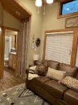 Cozy tiny home in the pines - 20 minutes from Canton and Lake Fork! - 4-Star