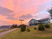 Modern Cabin Facing Canaan Valley Ski Slopes - Alphydda