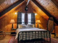Cozy chalet near lakes and mountains. Pet friendly! - Wifi