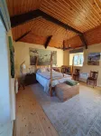 Gorgeous, Family Friendly Riverside Cottage in the Heart of Tamar River Valley - Homestays