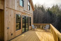 Newly built Vermont secluded cabin retreat with AC and brand new Hot Tub!!! - Alphydda