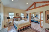 M'Walimu 4 Br w/ Pool, Farm Stay- Flower Farm, Goats, Pigs, Disc Golf! - 4-Star