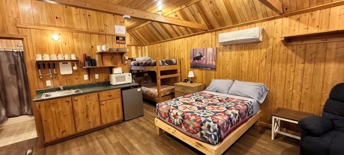 Northern Maine Cabin - Trails - WiFi - AC Hoteles en Condado de Aroostook