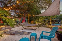 Sunswept Villa 4-Riverwalk/Park Front w/ Pool, Near Ami Beaches - Pet Friendly! -  Casas de vacaciones