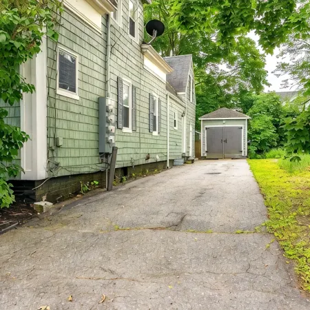 The Saco Suite - Downtown, Dog Friendly, Sleeps 4, Walk to Bars & Restaurants!