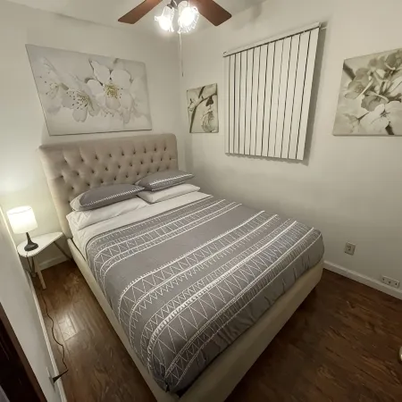 Villa D - 1 bedroom with kitchen in the beautiful downtown Palm Springs!