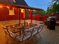 Ballard Brick Tudor • A/C • Dog-Friendly Hotels in Ballard