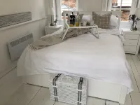 * See over 150 Amazing Guest Reviews on Airbnb * Location * Location * Location - 3 星級
