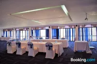 CityBlue Creekside Hotel & Suites - parking