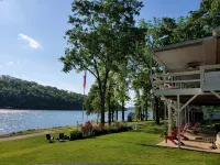 Shoreline at Beaver Lake.  Relaxing Peaceful Lakefront Home - 3-Star