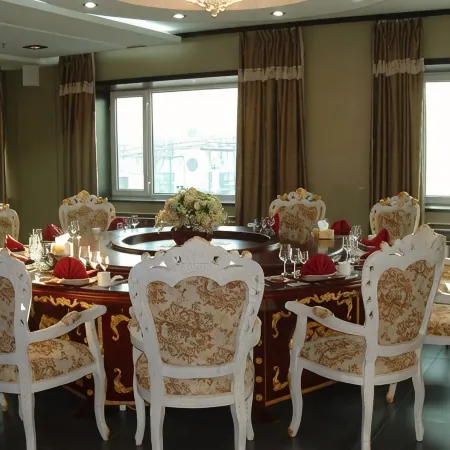 Jinlong Hotel