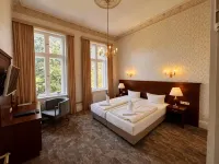 Hotel Kaiserhof Deluxe - 3-Star