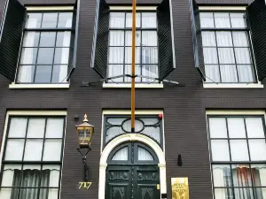 Hotel 717