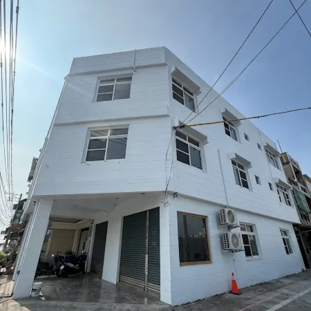 KM Hostel DG