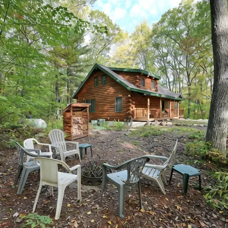 Muskie Ridge- beautiful and rustic 3 bedroom cabin near the Chippewa Flowage.
