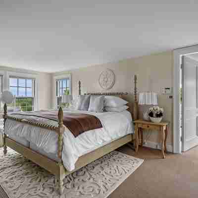 Cranberry Hill l 9 Br 22 Acre Estate l Sleeps 22 Rooms