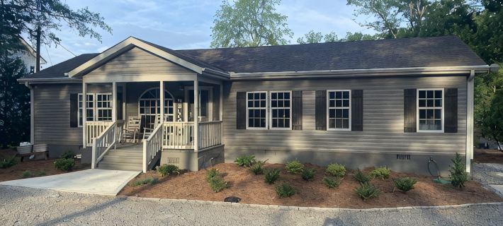 LakeHouse w/ Great Views--Private Boat House/Dock & Fire Pit /Fenced  Back Yard Hotels in Putnam County