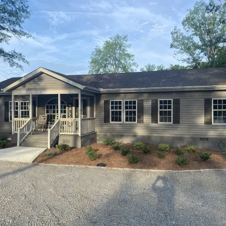 LakeHouse w/ Great Views--Private Boat House/Dock & Fire Pit /Fenced  Back Yard