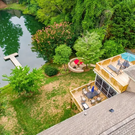 2 Bed/2 Bath with LR, DR, Kitchen, Laundry & Deck. Parties Are Not Allowed.
