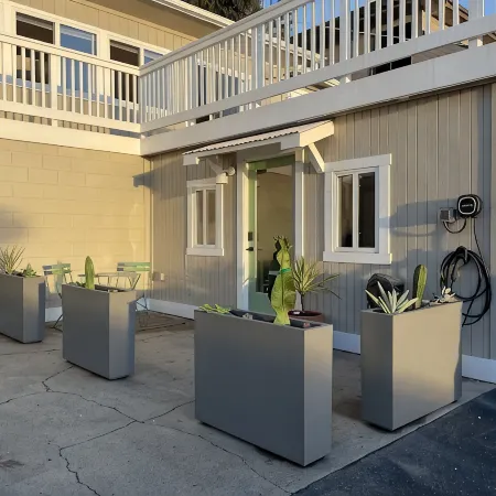 Cayucos Cottage Studio ll Modern Peak-A-Boo Ocean Views