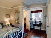 2-story house, all the comforts of home, spectacular space and views!! - 4-Star