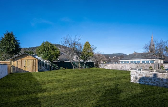Contemporary Cottage in Ballater Village