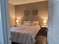 Cityline suite Three miles to PC, RIC, BROWN, JWU, &RISD -  Ferienwohnungen