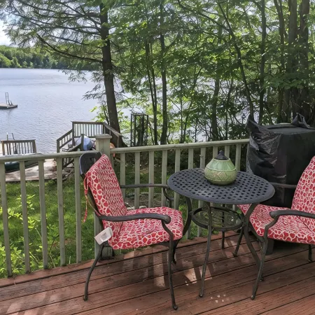Charming 2 Bedroom Lakefront Cottage in the Catskill Mountains
