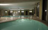 Meson de la Merced - Pool