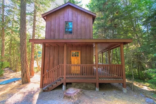 Doig Cabin: Support a great cause while on vacation! - 샬레 호텔