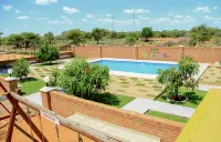 Tlokweng Rose Garden Guesthouse - piscina
