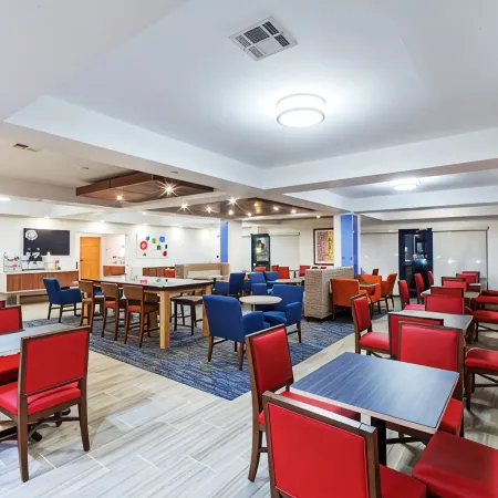Holiday Inn Express & Suites TULSA S BROKEN ARROW HWY 51 by IHG