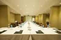 Kaya Premium Hotel - parking