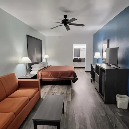 Super 8 by Wyndham Forney/East Dallas