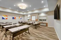 Microtel Inn & Suites by Wyndham Warsaw فنادق في Warsaw