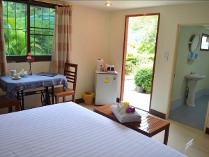 Home Stay STC Bed and Breakfast