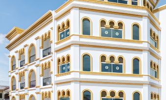 Oasis Hiso Hotel - Housity