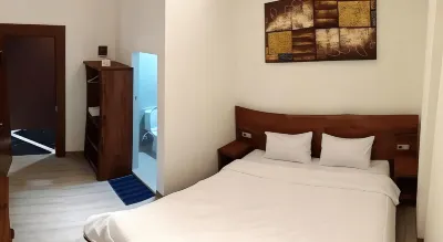EMERALD CAFFE PALEMBANG Hotel dekat Grand JM Square