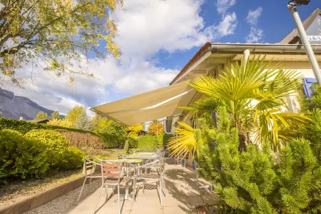 Comfort Hotel Grenoble Meylan Отели рядом с достопримечательностью «Парк иль д'Амур»