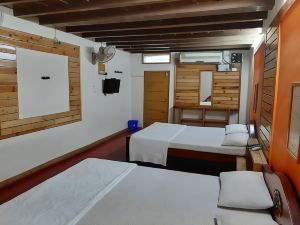 Room in Lodge - Royal Cottage, Anaimalai Multiple Room