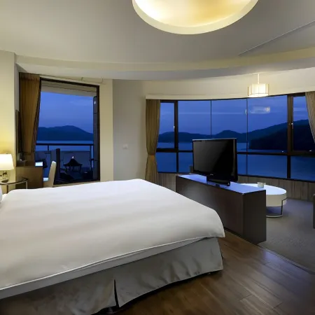 Hu Yue Lakeview Hotel Отели рядом с достопримечательностью «Канатная дорога над озером Солнца и луны»