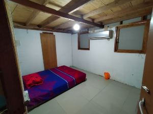 Express O 91702 Mandeh Homestay Syariah