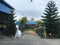 Grand Pandan Hotel Hotel dekat Kue Talam (khas tarutung)