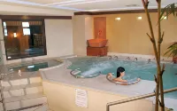 Networld Hotel Spa and Casino - Hot Tub