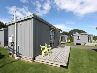 Fitzroy Beach Holiday Park Hotels in Waitara