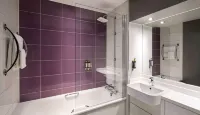 Premier Inn Newquay (Quintrell Downs) - parking