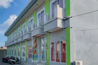 Urbanview Hotel Ava Banjarmasin by RedDoorz Hotels in Banjarmasin