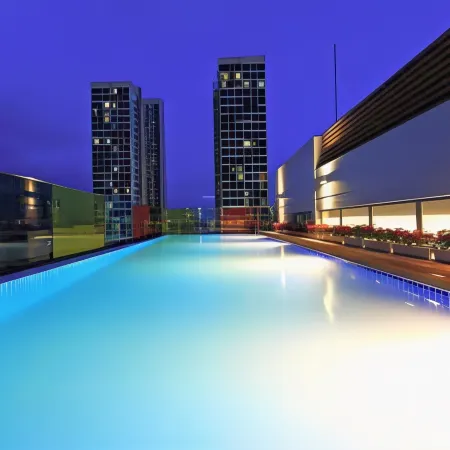 Aurora Western Village Отели рядом с достопримечательностью «Курортный отель Binh Quoi 2»
