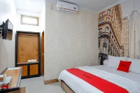 RedDoorz Syariah Near Universitas Negeri Gorontalo 2 Hotel a Heledulaa Selatan
